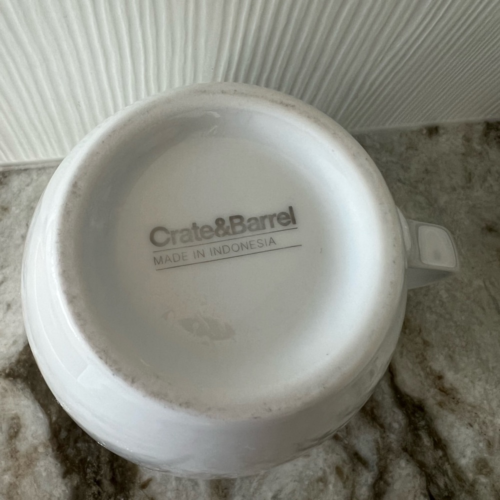 Home Kitchen Crate&Barrel Coffee/ Tea Mugs - Picture 6 of 8